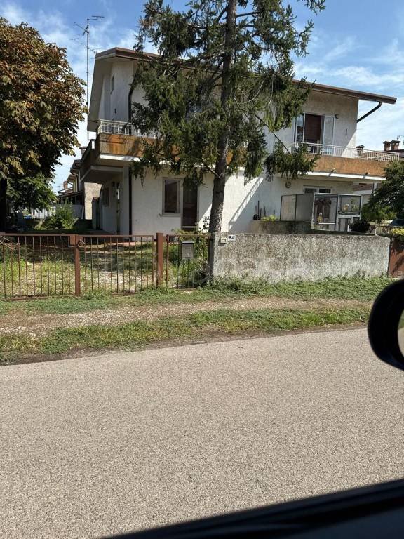 casa indipendente in vendita a Lagosanto