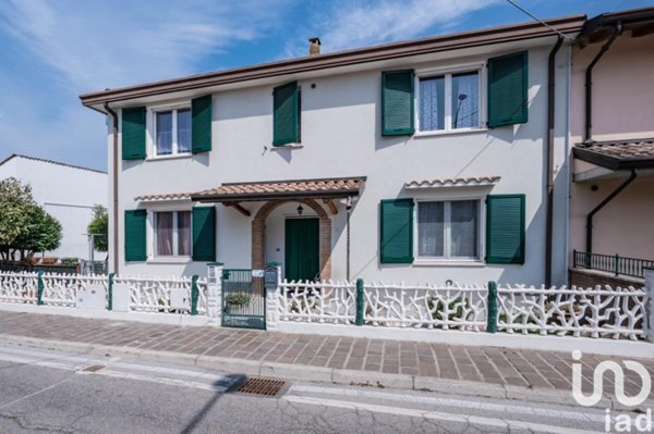 casa indipendente in vendita a Lagosanto
