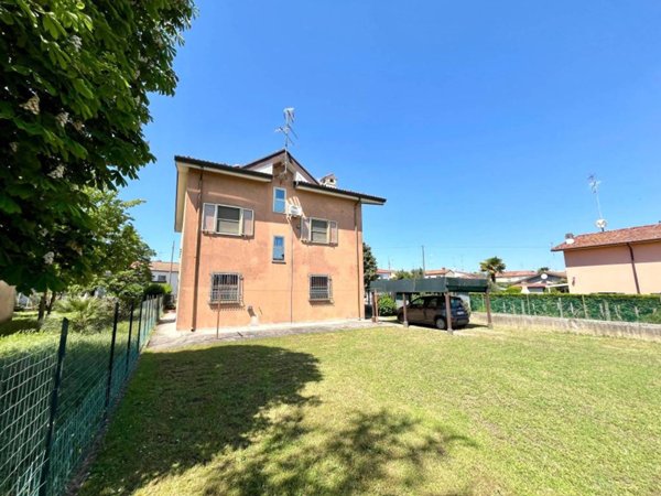 casa indipendente in vendita a Lagosanto