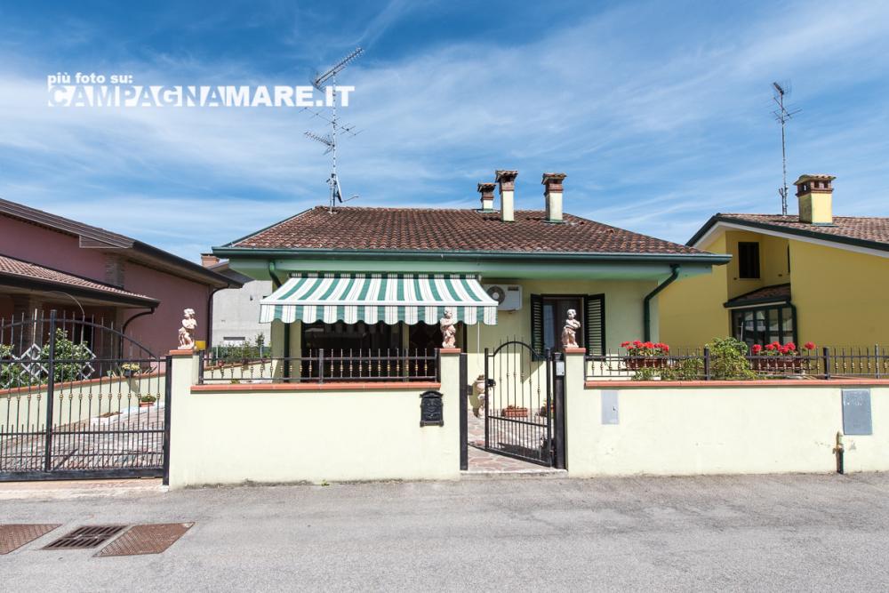 casa indipendente in vendita a Lagosanto