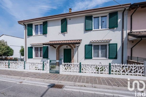 casa indipendente in vendita a Lagosanto