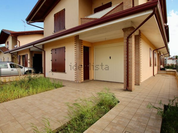 casa indipendente in vendita a Lagosanto