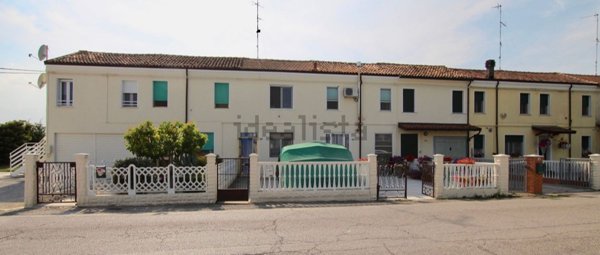casa indipendente in vendita a Lagosanto