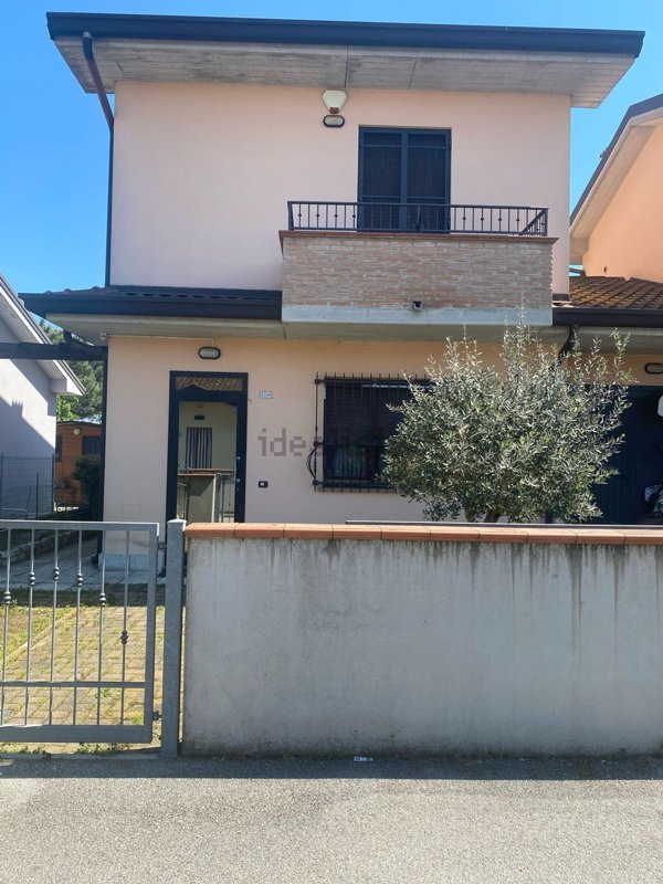 casa indipendente in vendita a Lagosanto