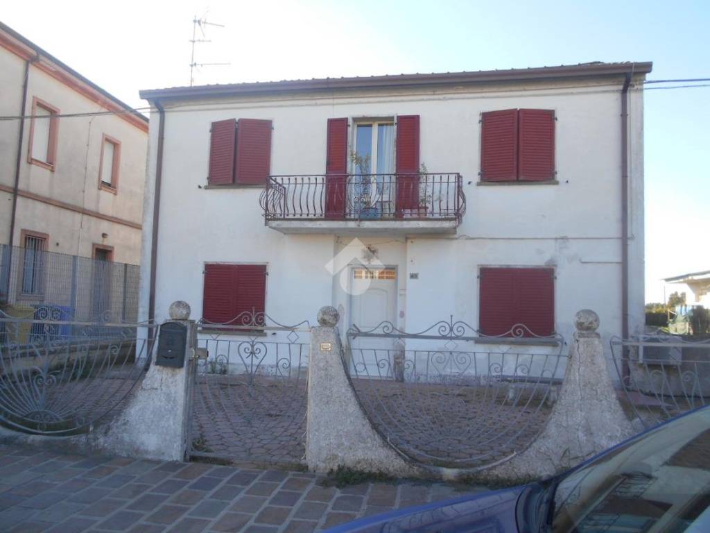 casa indipendente in vendita a Lagosanto