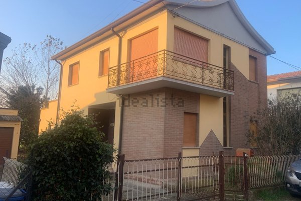 casa indipendente in vendita a Lagosanto