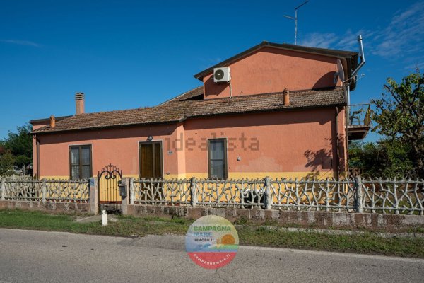 casa indipendente in vendita a Lagosanto