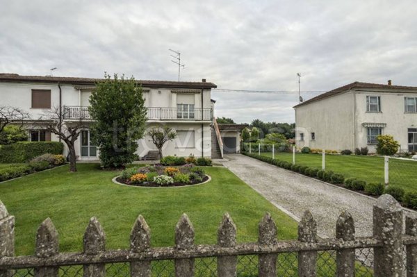 casa indipendente in vendita a Lagosanto