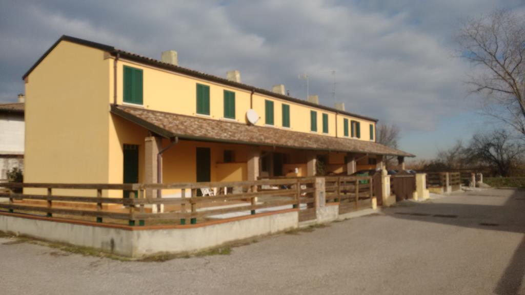casa indipendente in vendita a Lagosanto