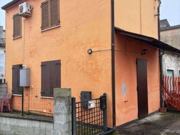 casa indipendente in vendita a Lagosanto