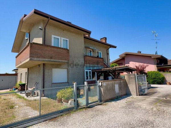 casa indipendente in vendita a Lagosanto