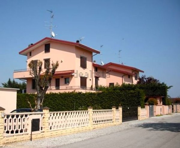 casa indipendente in vendita a Lagosanto