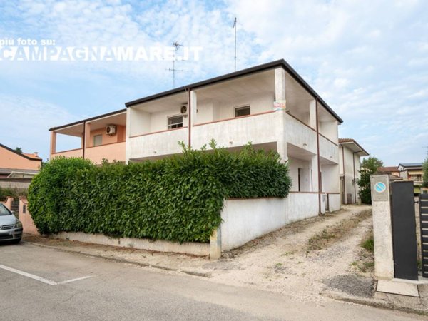 casa indipendente in vendita a Lagosanto