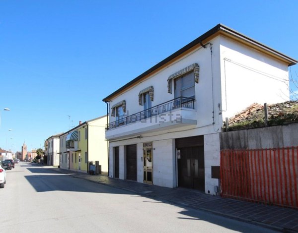 casa indipendente in vendita a Lagosanto