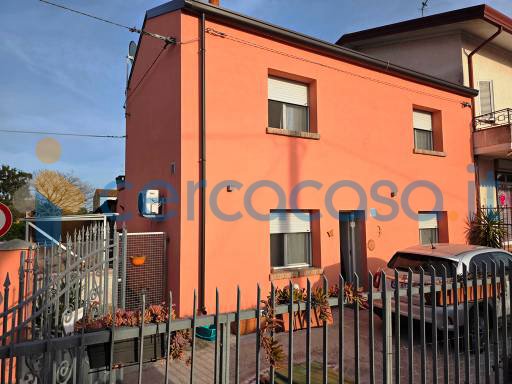 casa indipendente in vendita a Lagosanto