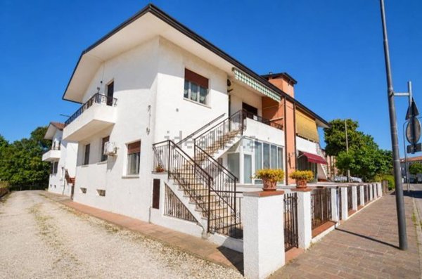 casa indipendente in vendita a Lagosanto