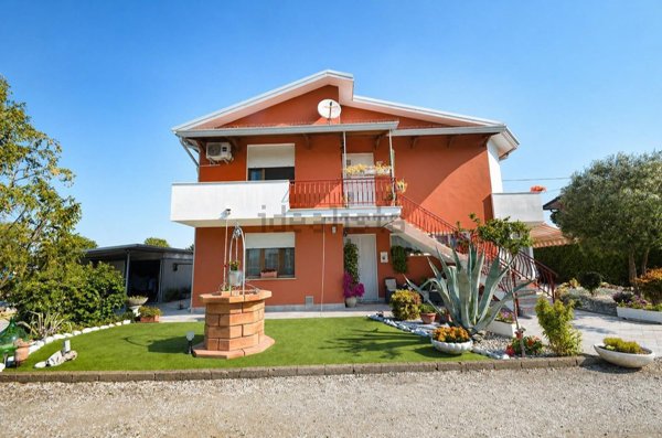 casa indipendente in vendita a Lagosanto