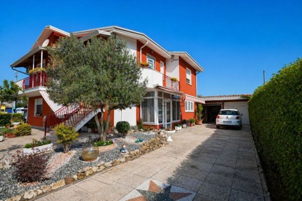 casa indipendente in vendita a Lagosanto