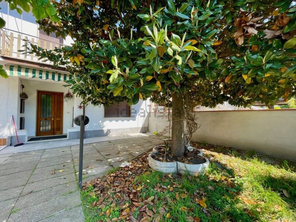 casa indipendente in vendita a Lagosanto
