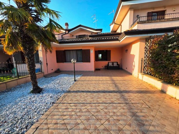 casa indipendente in vendita a Lagosanto