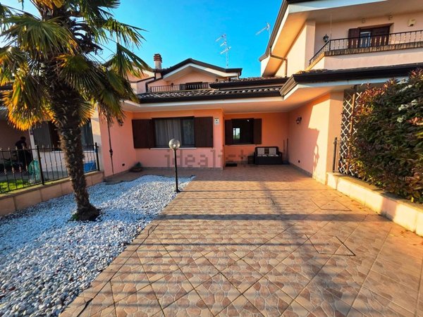 casa indipendente in vendita a Lagosanto