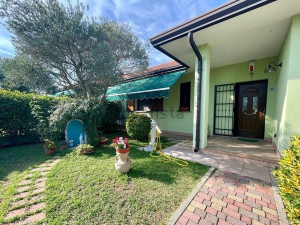casa indipendente in vendita a Lagosanto