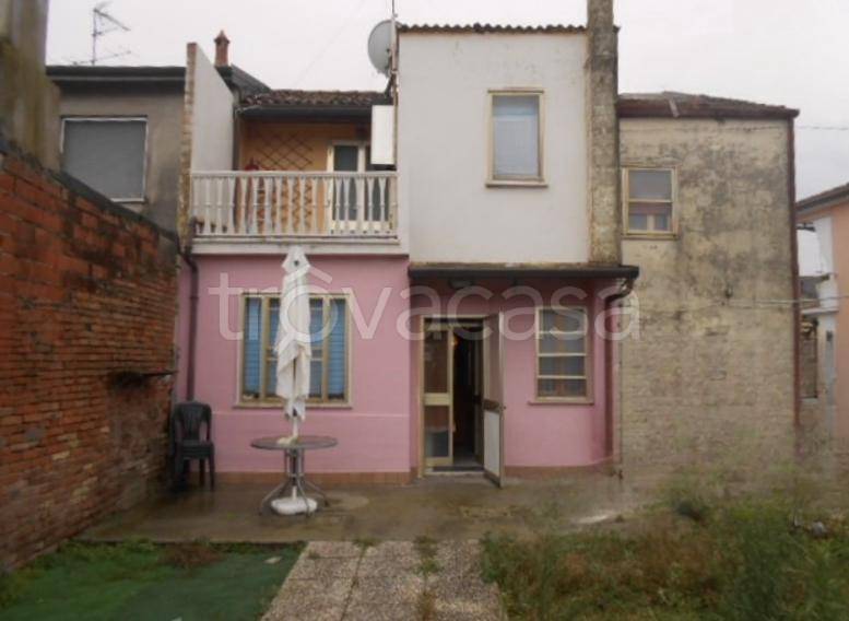 casa indipendente in vendita a Lagosanto