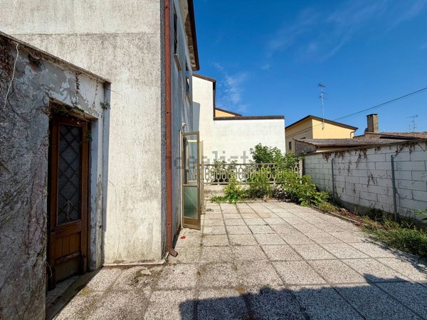 casa indipendente in vendita a Lagosanto