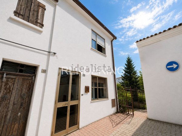 casa indipendente in vendita a Lagosanto