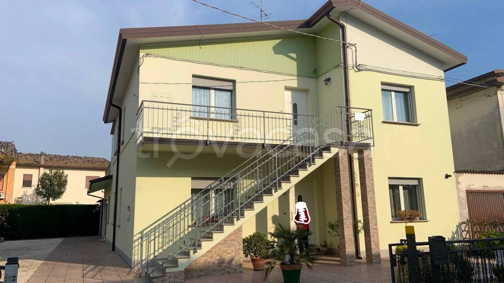 casa indipendente in vendita a Lagosanto