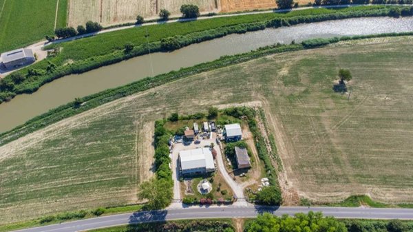 capannone in vendita a Lagosanto