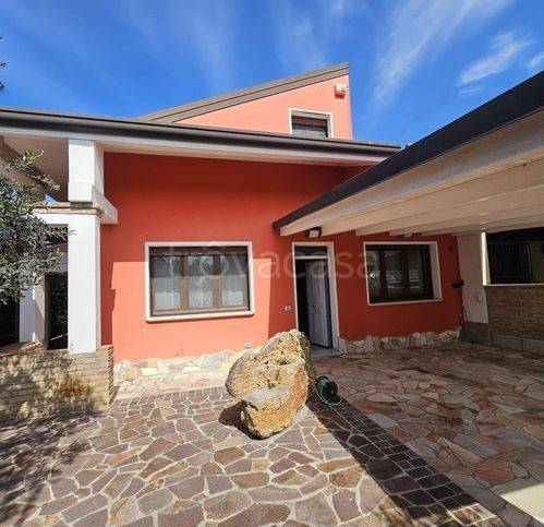 casa indipendente in vendita a Lagosanto