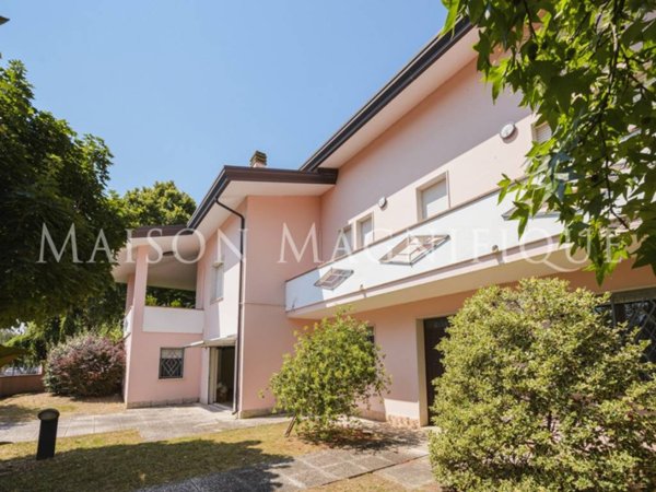 casa indipendente in vendita a Lagosanto
