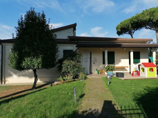 casa indipendente in vendita a Lagosanto