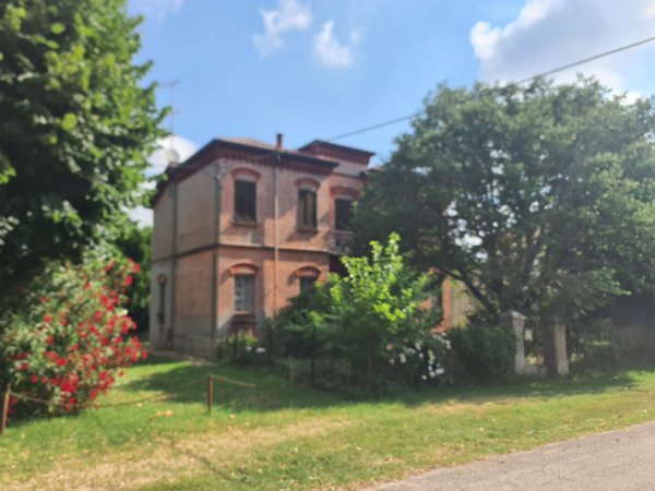 casa indipendente in vendita a Lagosanto