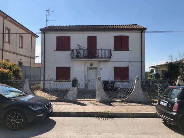 casa indipendente in vendita a Lagosanto