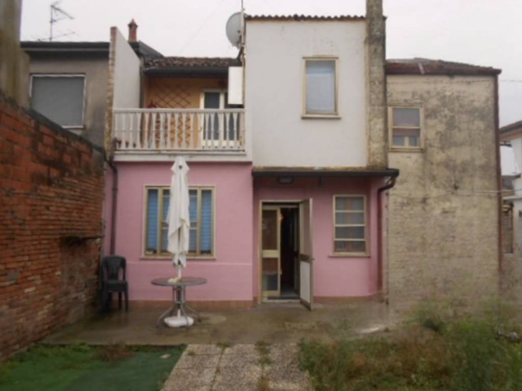 casa indipendente in vendita a Lagosanto
