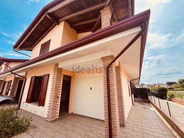 casa indipendente in vendita a Lagosanto