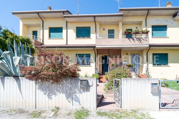 casa indipendente in vendita a Lagosanto