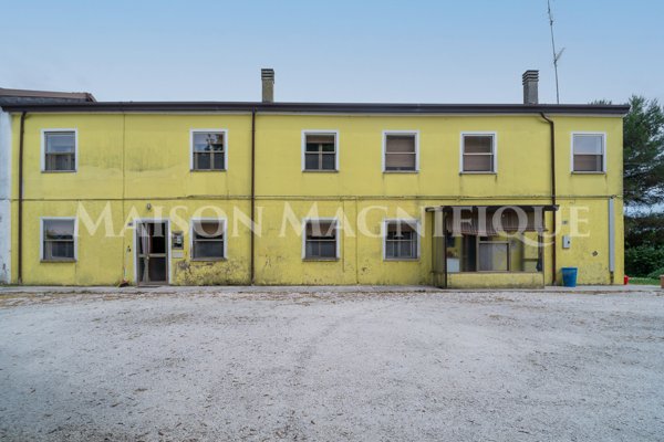 casa indipendente in vendita a Lagosanto