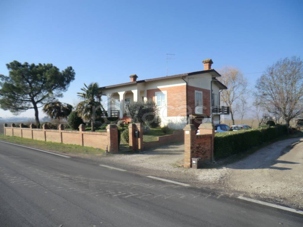 casa indipendente in vendita a Masi Torello in zona Masi San Giacomo