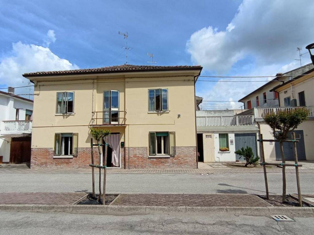 casa indipendente in vendita a Masi Torello