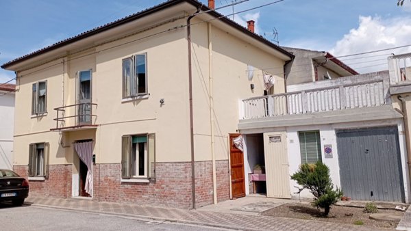 casa indipendente in vendita a Masi Torello