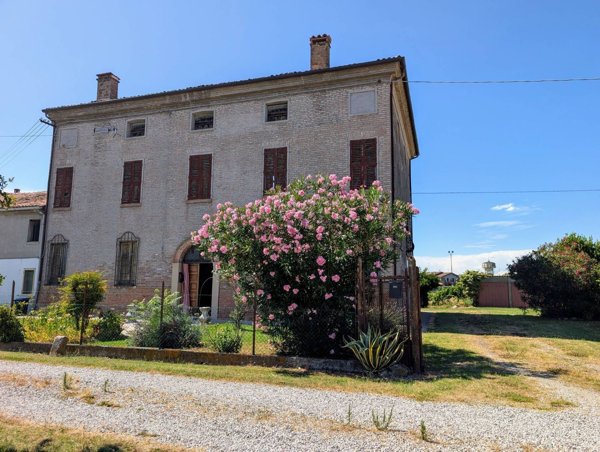 casa indipendente in vendita a Masi Torello in zona Masi San Giacomo