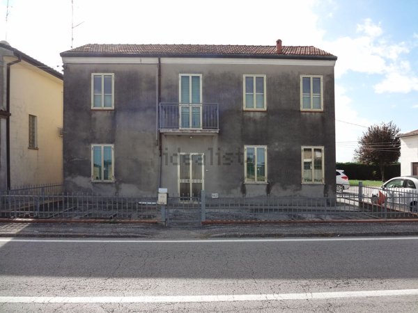 casa indipendente in vendita a Masi Torello in zona Masi San Giacomo