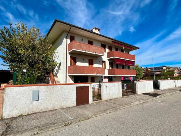 casa indipendente in vendita a Masi Torello