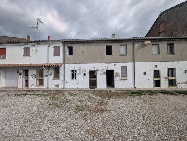 casa indipendente in vendita a Masi Torello in zona Masi San Giacomo