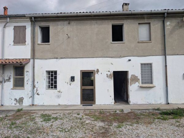 casa indipendente in vendita a Masi Torello in zona Masi San Giacomo