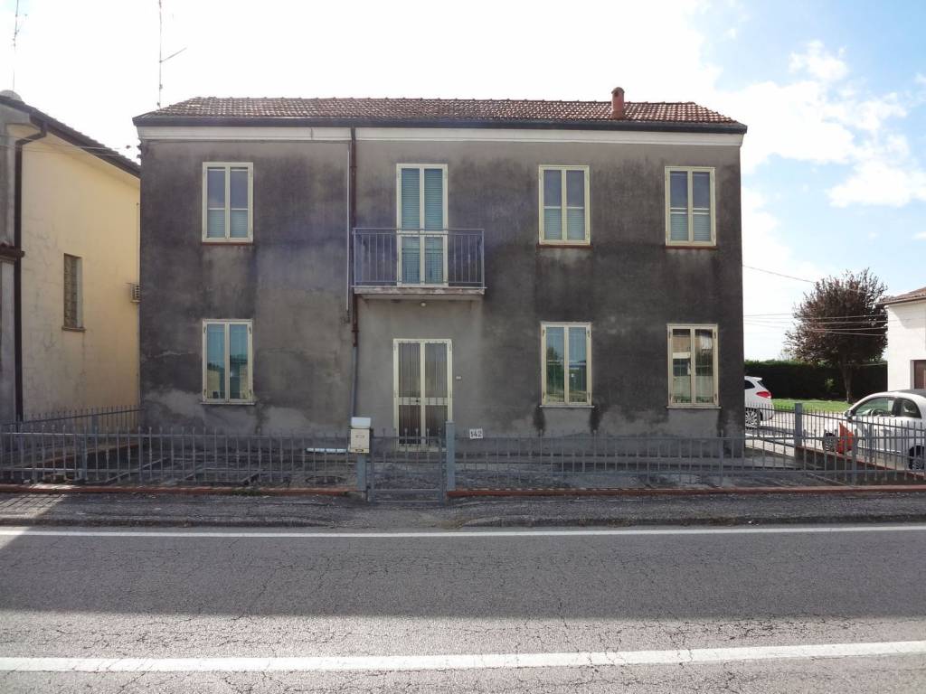casa indipendente in vendita a Masi Torello in zona Masi San Giacomo