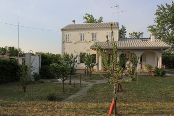 casa indipendente in vendita a Mesola in zona Monticelli